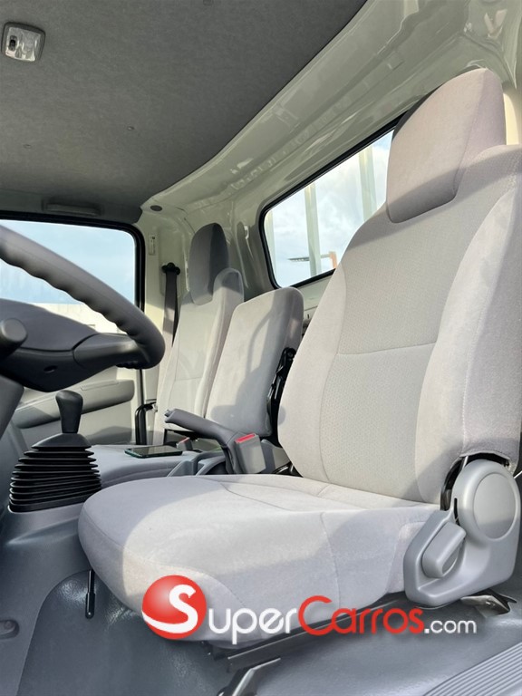 2027 Isuzu NPS 14 Pies — foto 7 / 12