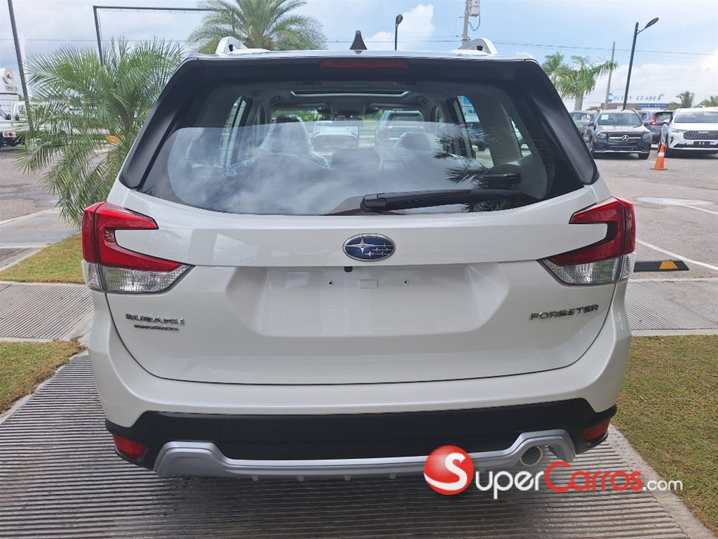 2025 Subaru Forester Limited — foto 2 / 7