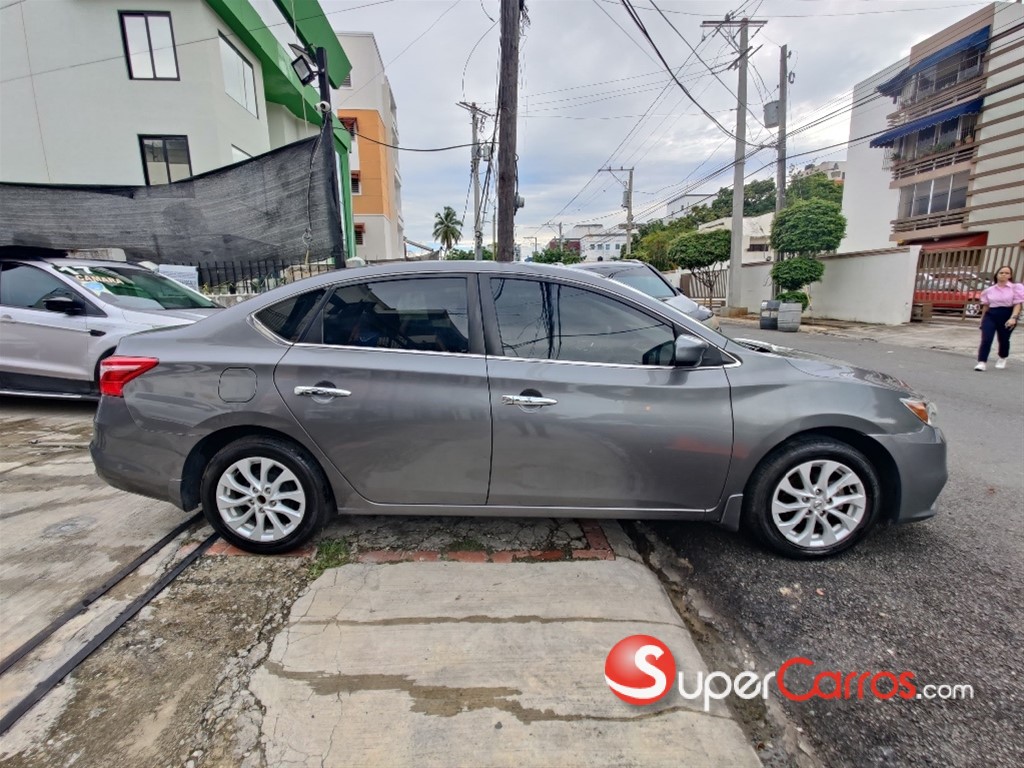 2019 Nissan Sentra SV — foto 8 / 10