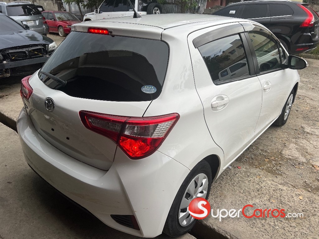 2018 Toyota VITZ — foto 2 / 4