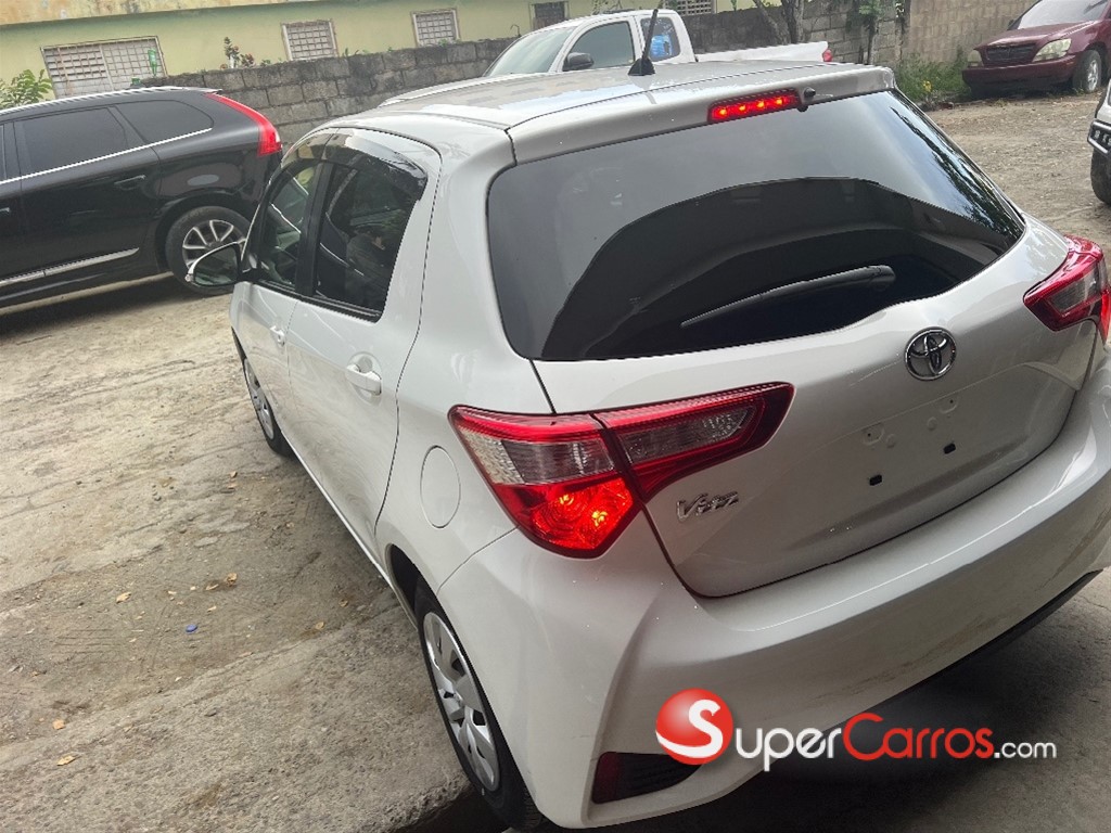 2018 Toyota VITZ — foto 3 / 4