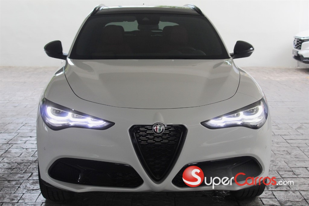 2024 Alfa Romeo Stelvio — foto 2 / 11