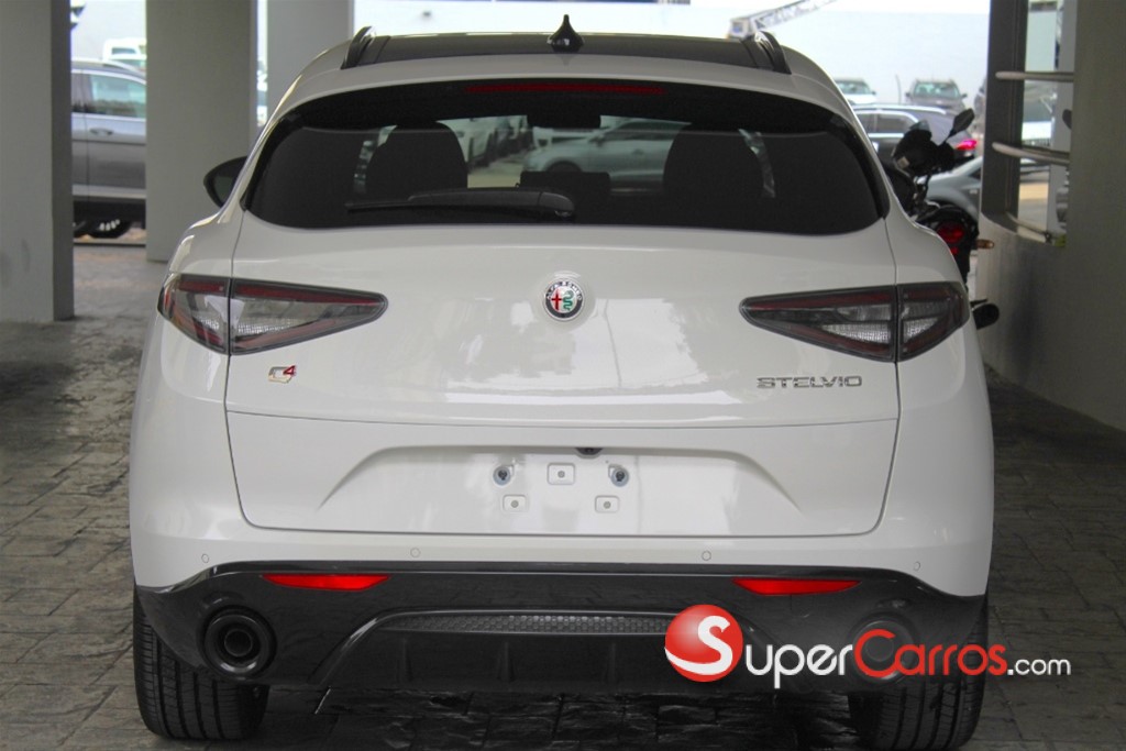 2024 Alfa Romeo Stelvio — foto 3 / 11