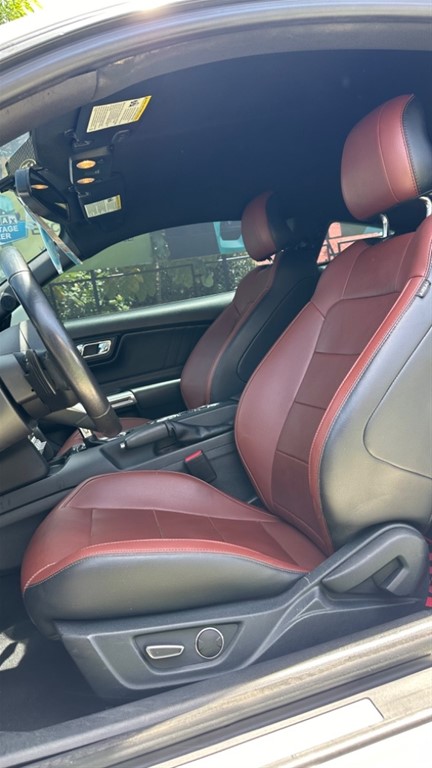 2017 Ford Mustang GT — foto 8 / 12
