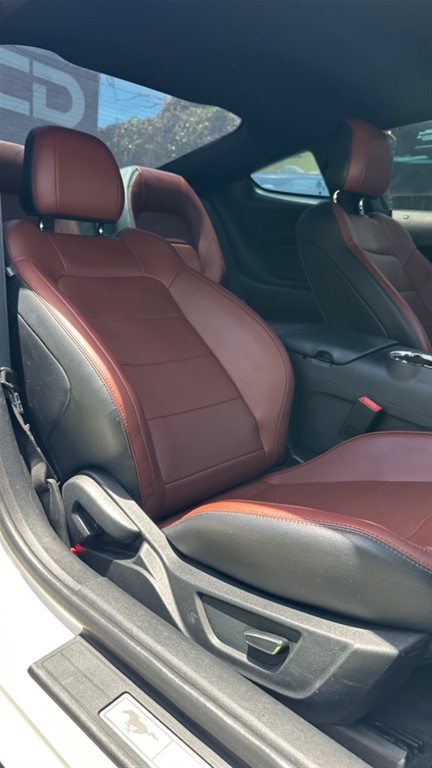 2017 Ford Mustang GT — foto 11 / 12
