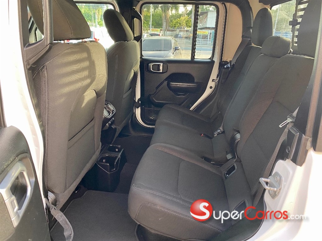 2020 Jeep Gladiator Sport — foto 5 / 12
