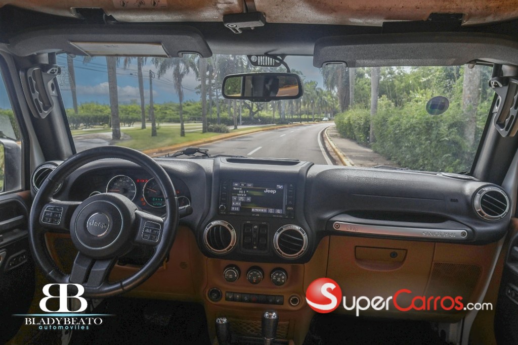 2016 Jeep Wrangler Unlimited Rubicon — foto 9 / 12