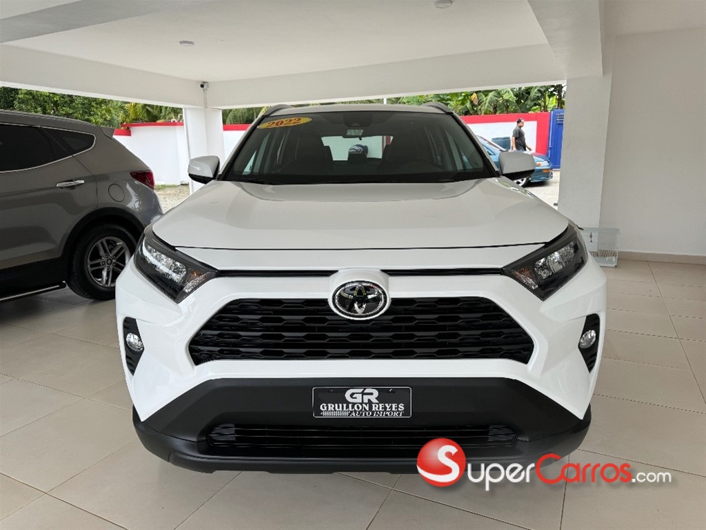 2022 Toyota RAV4 LE — foto 2 / 9