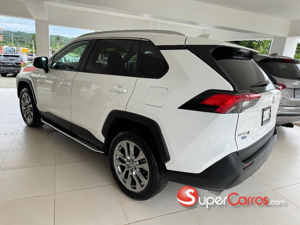 2022 Toyota RAV4 LE — foto 4 / 9