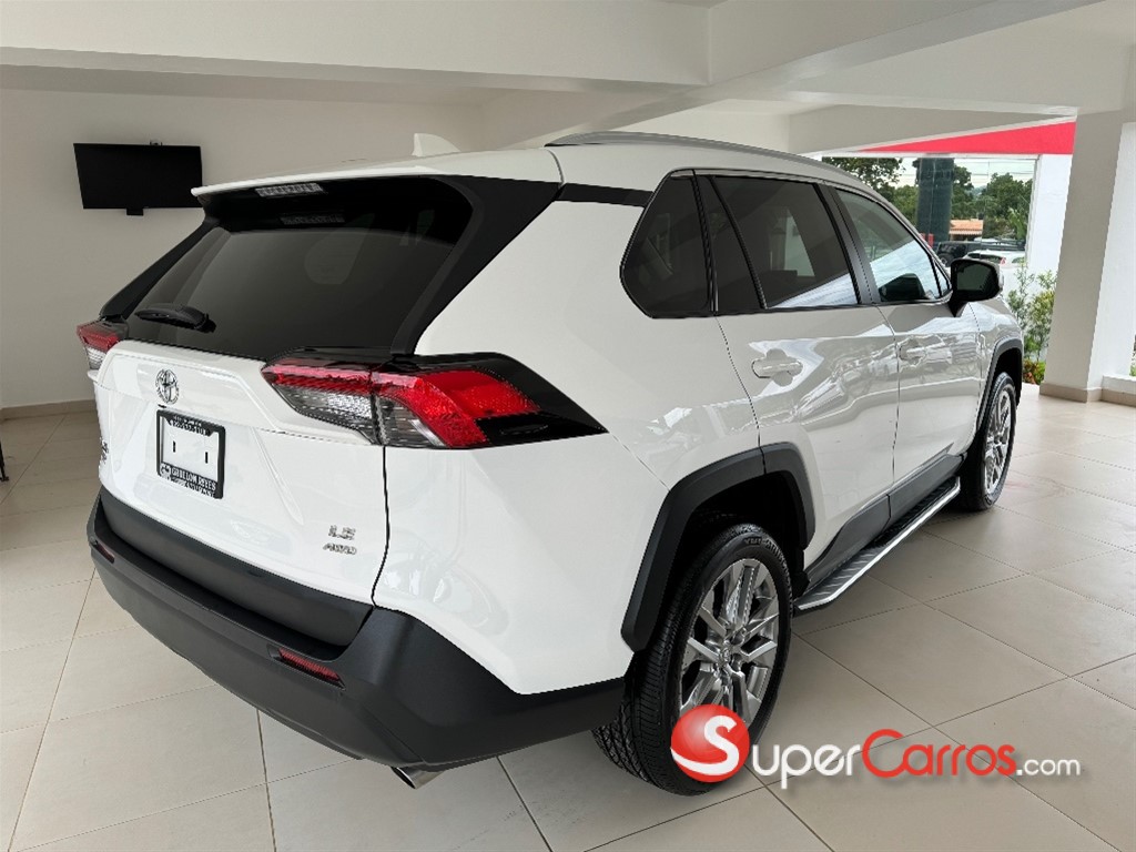 2022 Toyota RAV4 LE — foto 5 / 9