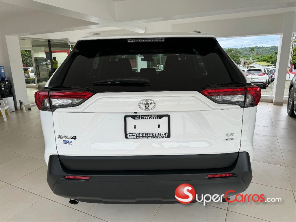 2022 Toyota RAV4 LE — foto 6 / 9