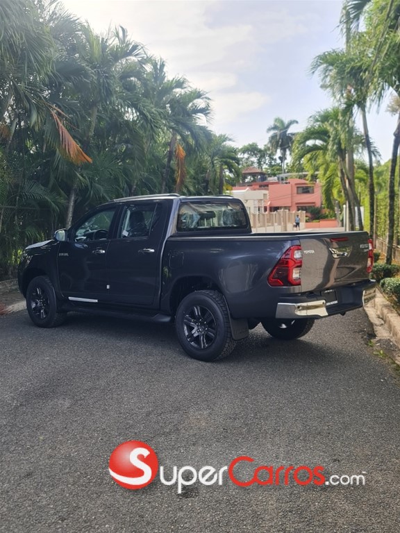 2026 Toyota Hilux SRV — foto 3 / 9