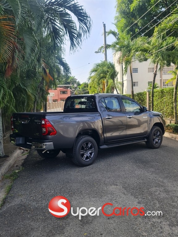 2026 Toyota Hilux SRV — foto 4 / 9