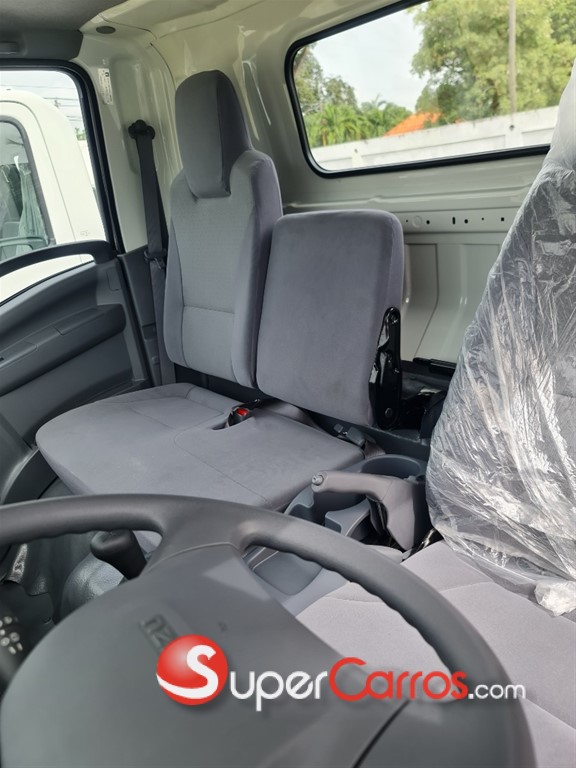 2025 Isuzu NQR 18 Pies — foto 5 / 6