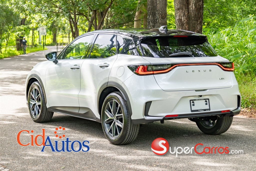 2026 Lexus LBX ActiveFull — foto 4 / 12