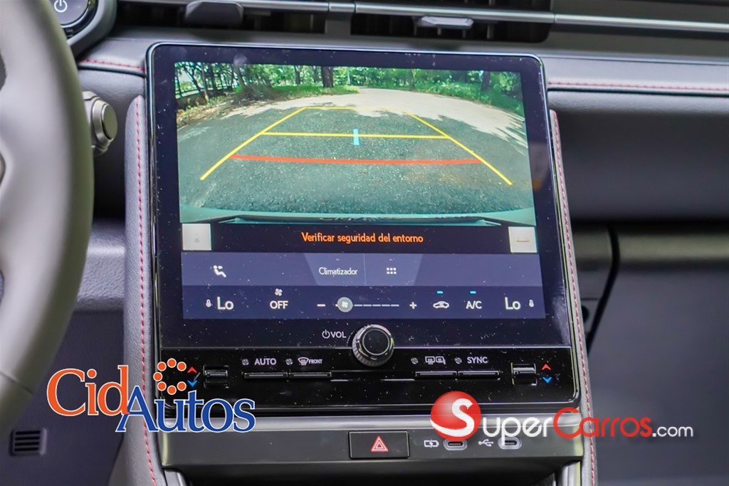 2026 Lexus LBX ActiveFull — foto 8 / 12