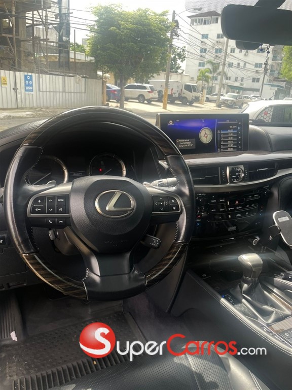 2018 Lexus LX 570 — foto 7 / 10