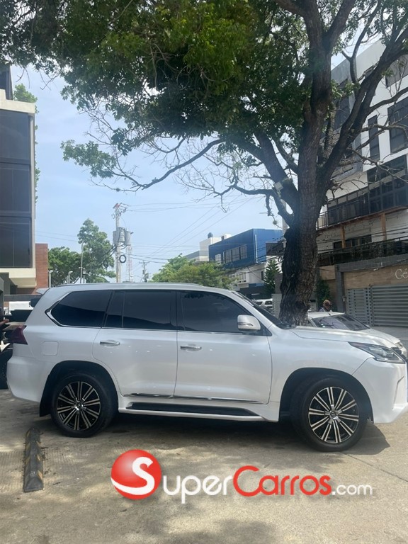 2018 Lexus LX 570 — foto 8 / 10