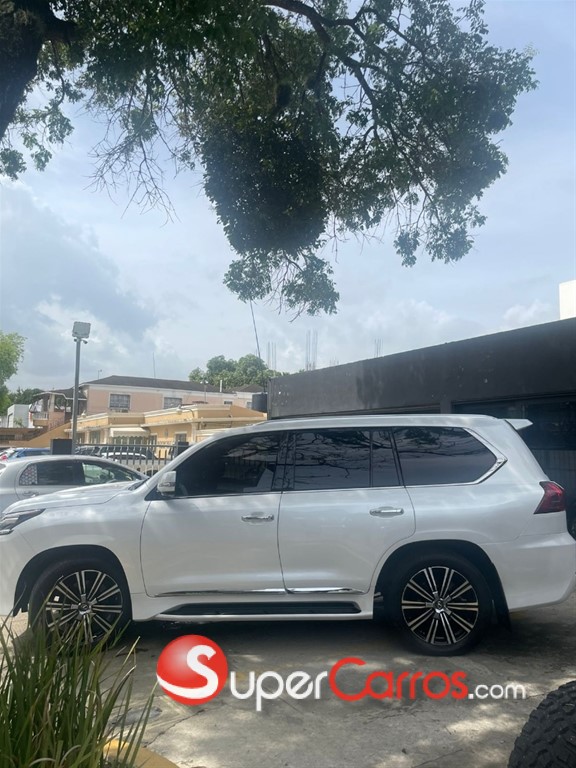 2018 Lexus LX 570 — foto 10 / 10