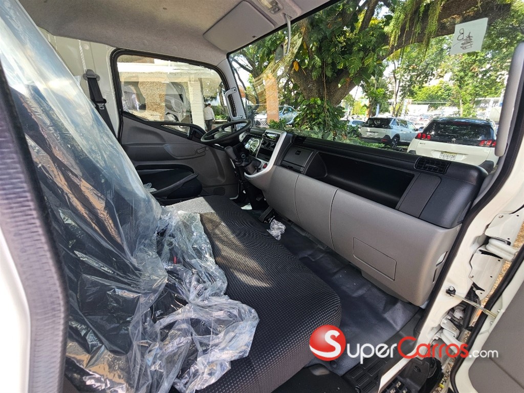 2026 Mitsubishi Motors Fuso Canter — foto 5 / 8