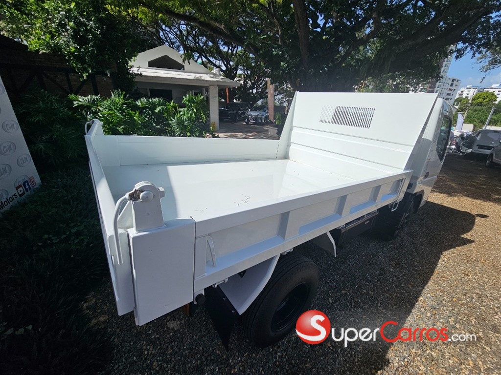 2026 Mitsubishi Motors Fuso Canter — foto 6 / 10