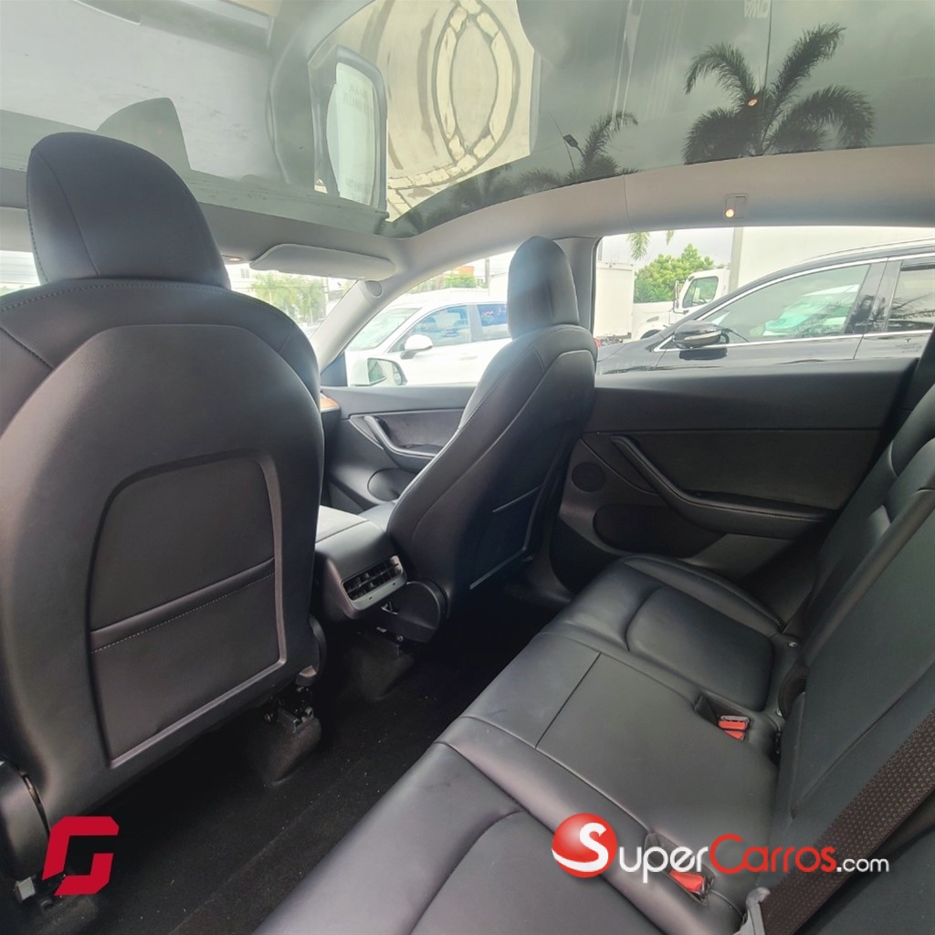 2021 Tesla Model Y Long Range — foto 11 / 12