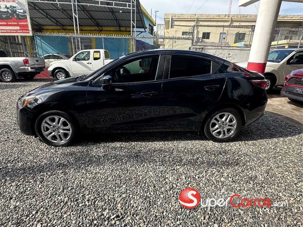 2018 Toyota Yaris SE — foto 3 / 12