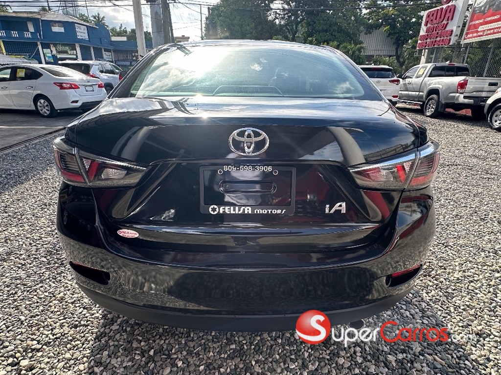 2018 Toyota Yaris SE — foto 5 / 12