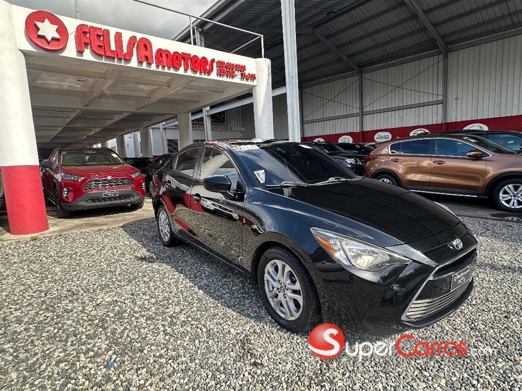 2018 Toyota Yaris SE — foto 8 / 12