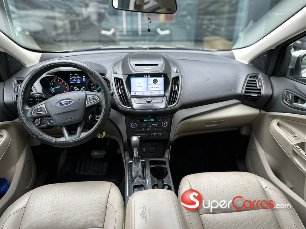 2017 Ford Escape Limited — foto 7 / 10