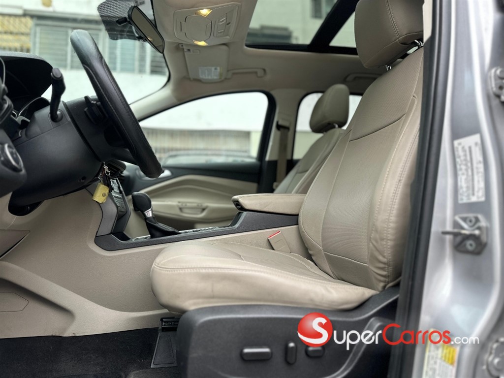 2017 Ford Escape Limited — foto 9 / 10