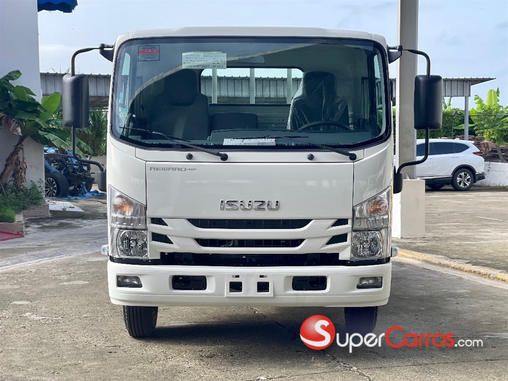 2027 Isuzu NPR 14 pies — foto 2 / 8
