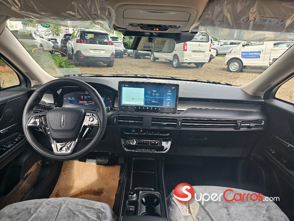 2025 Lincoln Corsair — foto 8 / 8