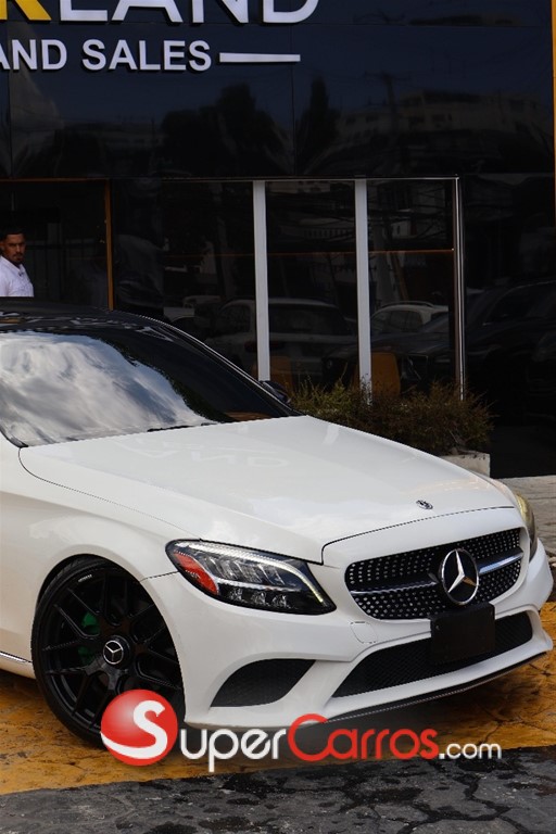 2019 Mercedes-Benz Clase C 300 4 Matic — foto 2 / 11