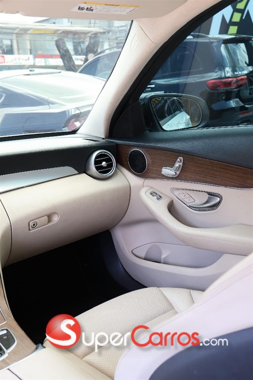 2019 Mercedes-Benz Clase C 300 4 Matic — foto 7 / 11