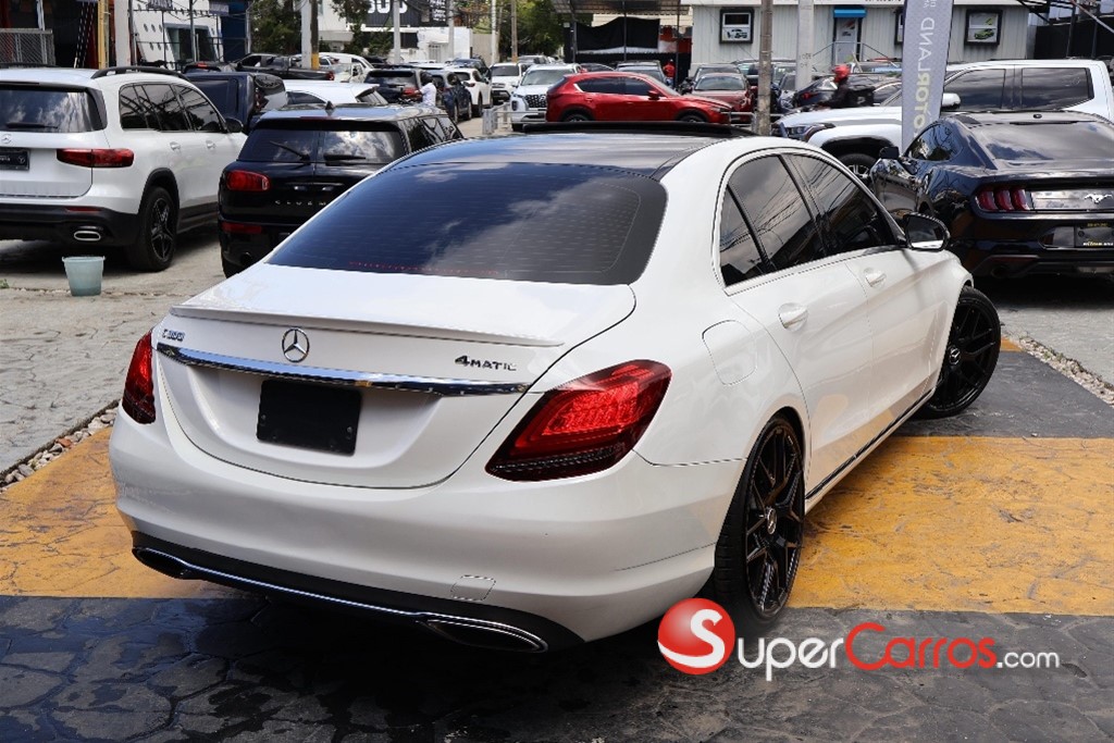 2019 Mercedes-Benz Clase C 300 4 Matic — foto 9 / 11