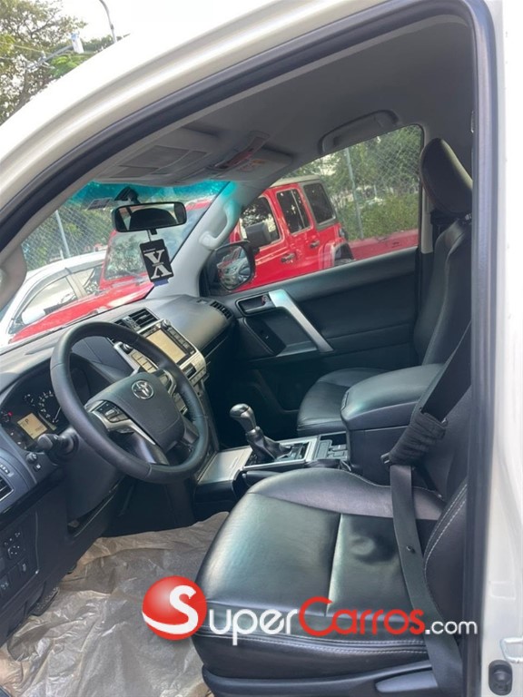 2020 Toyota Land Cruiser Prado TXL — foto 7 / 9