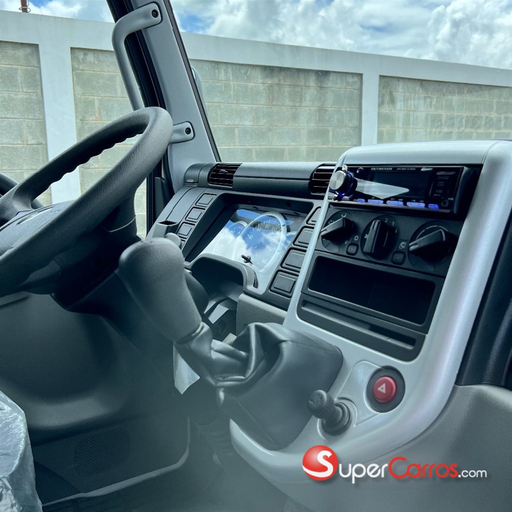 2026 Mitsubishi Motors Canter Fulgon — foto 11 / 12