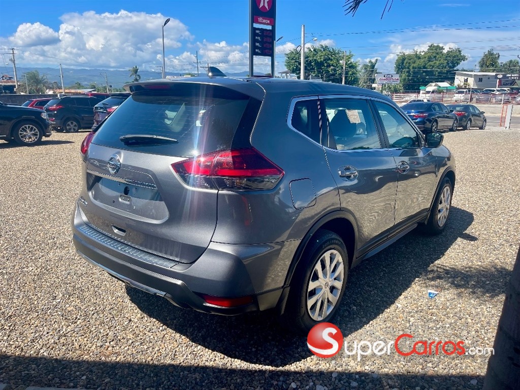 2018 Nissan Rogue SV — foto 5 / 9