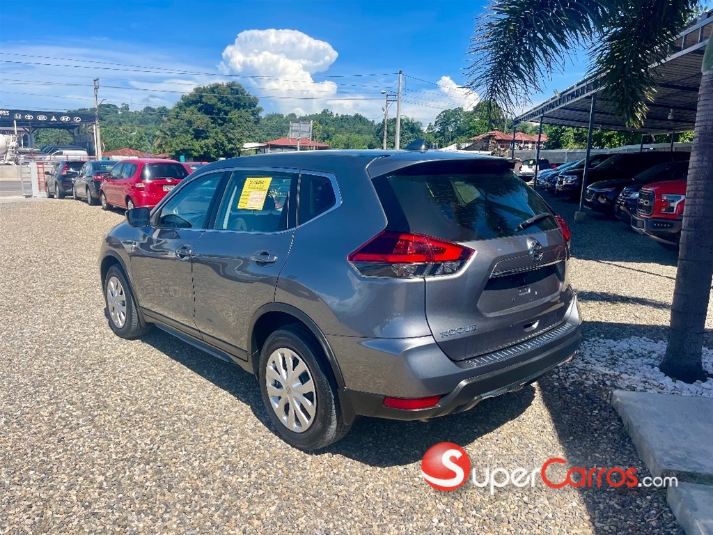 2018 Nissan Rogue SV — foto 6 / 9