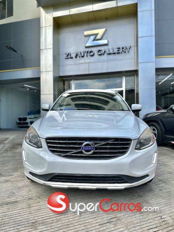 2017 Volvo XC60 T5 Platinum — foto 2 / 8