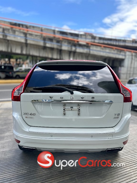 2017 Volvo XC60 T5 Platinum — foto 4 / 8
