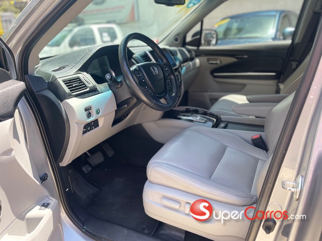 2018 Honda Pilot Touring — foto 5 / 11