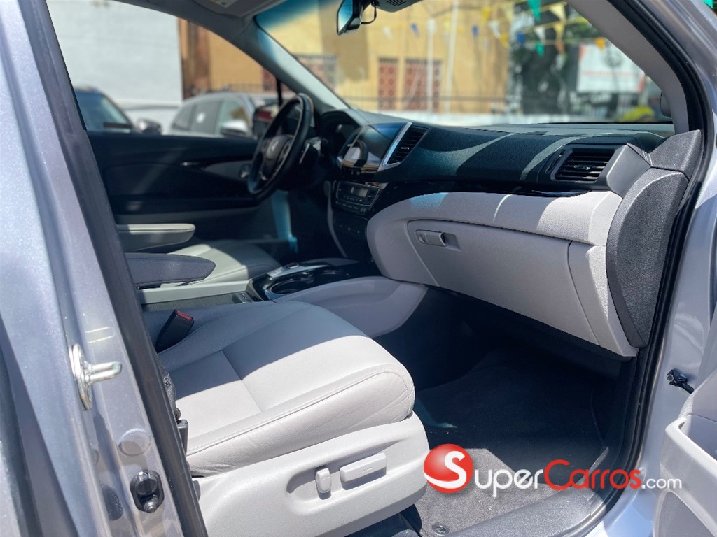 2018 Honda Pilot Touring — foto 6 / 11
