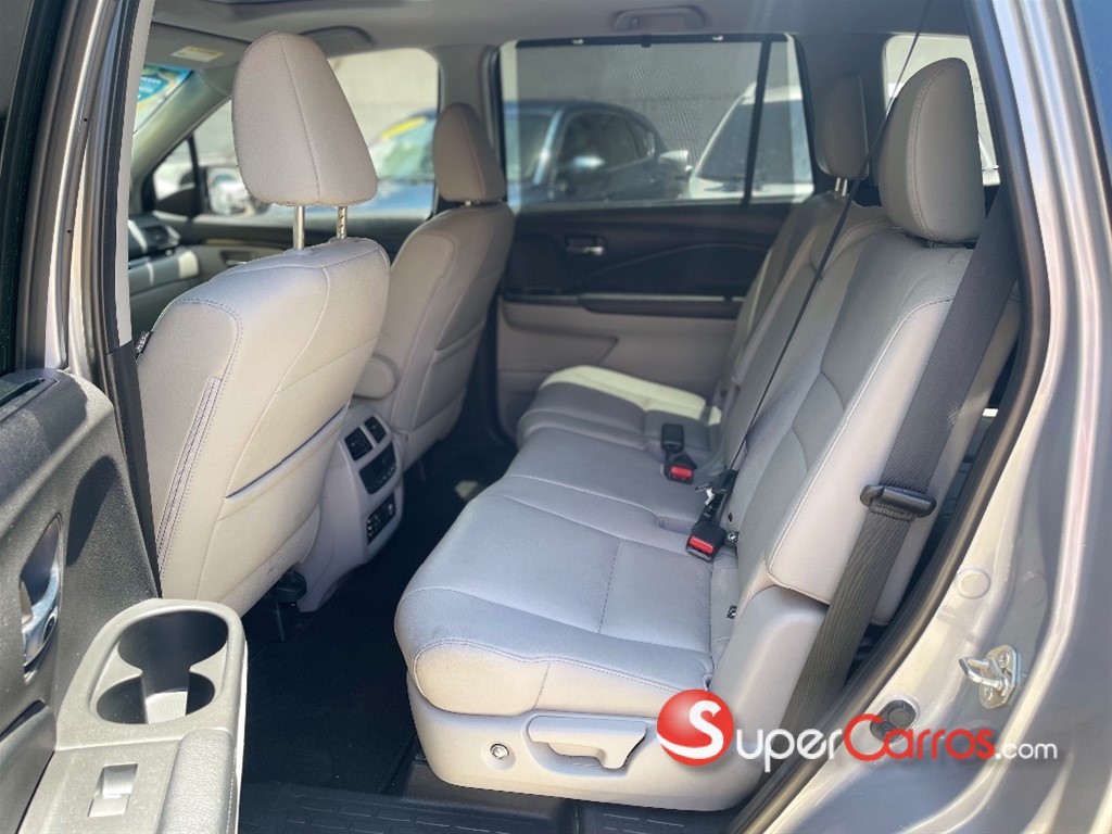2018 Honda Pilot Touring — foto 7 / 11