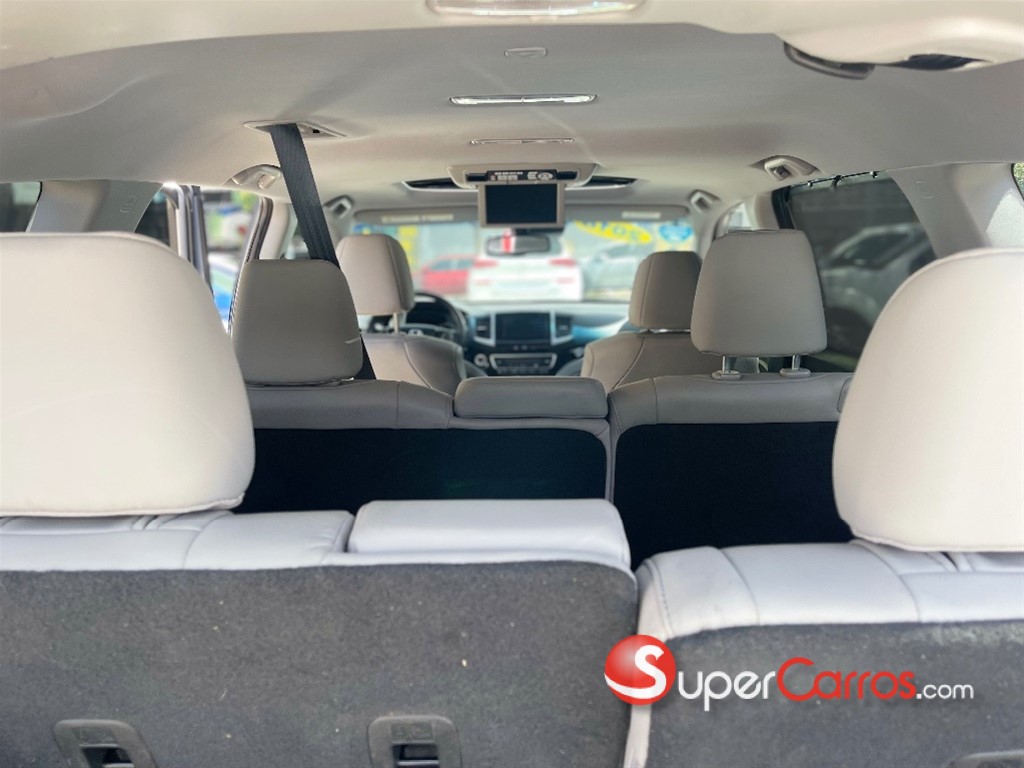2018 Honda Pilot Touring — foto 8 / 11