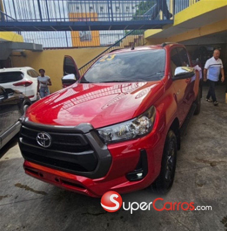 2022 Toyota Hilux SRV