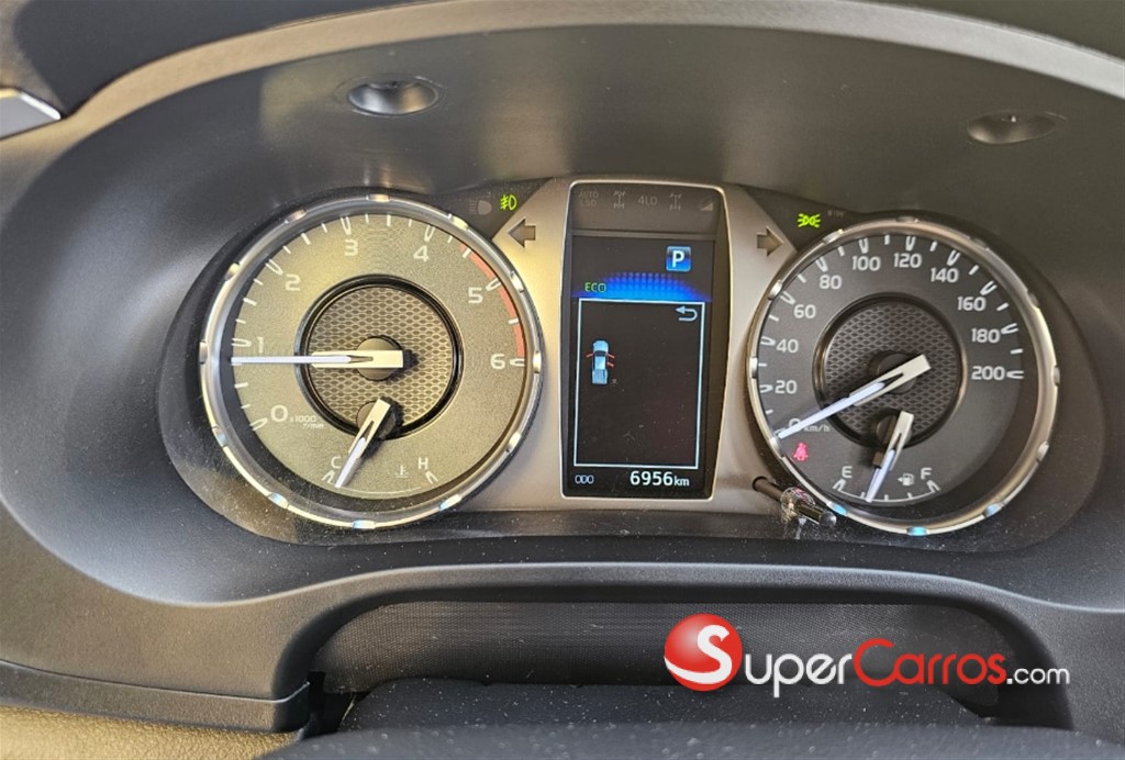 2022 Toyota Hilux SRV — foto 2 / 11