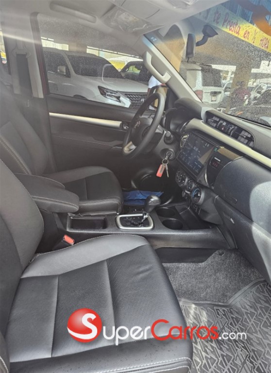 2022 Toyota Hilux SRV — foto 7 / 11
