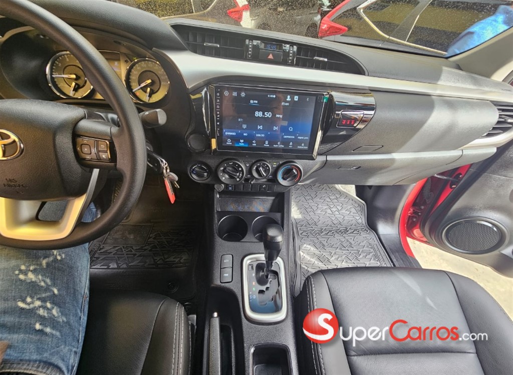 2022 Toyota Hilux SRV — foto 8 / 11